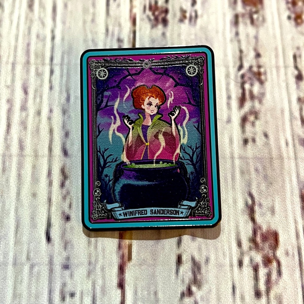Loungefly Tarot Card Blind Box Pin-Winifred Sanderson